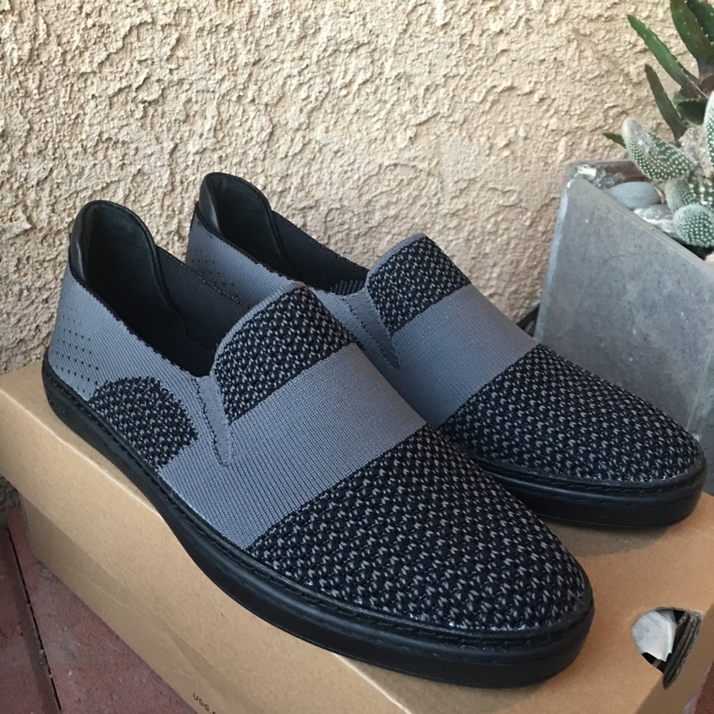 UGG women’s shoes size 8 - Picture 1 of 5